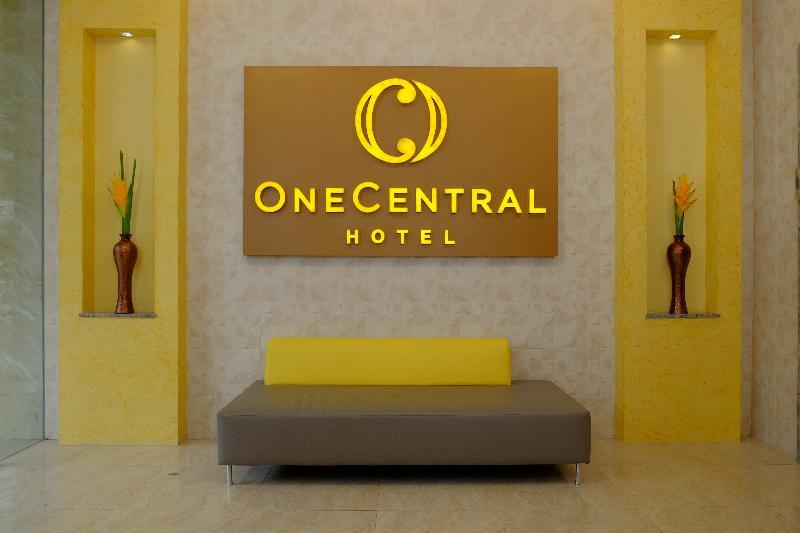 One Central Hotel&Suites Cebu Esterno foto